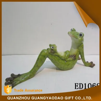 Miniature home decoration pieces lying frog with little son home decoration items