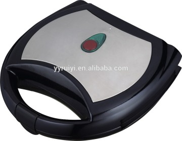 Non-stick coated heating sandwich maker Cool touch housing provides
