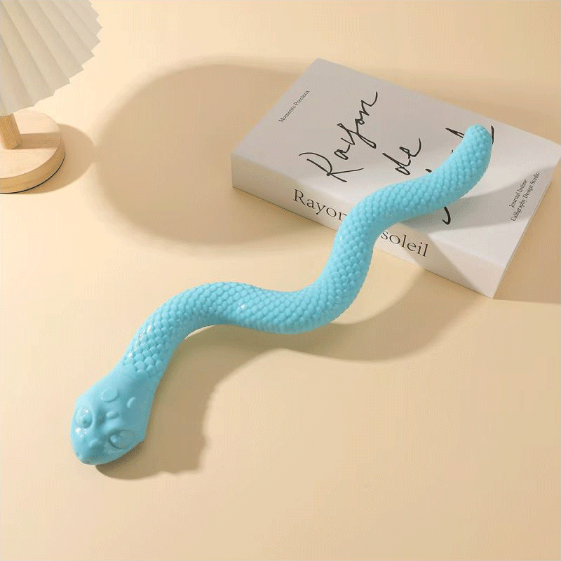 প্রশিক্ষণের জন্য নিরাপদ এবং চিবানো যোগ্য পোষা সাপের খেলনা