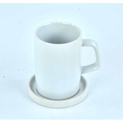 Taza de café del servicio de mesa del buen precio con el platillo