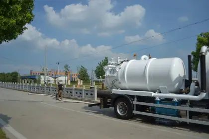 Suction-only Sludge Vacuum Trucks