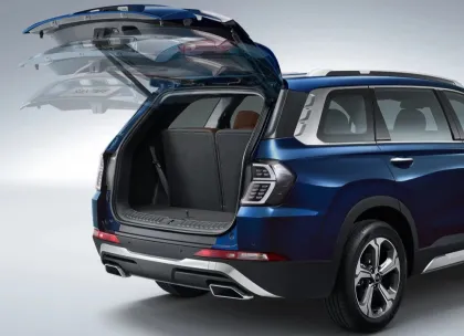 Hyundai Santa Mid-SUV Multi-Purpose Vehicle