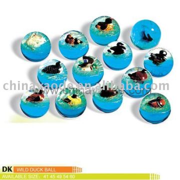 3D figurine duck bouncing ball