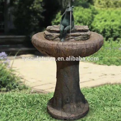 Hot sale small stone frog garden art marble frog water fountain
