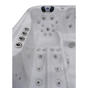 6-Person Acrylic Outdoor spa
