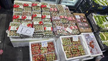 Délicieuses fraises Xiguo YN Sélection saisonnière