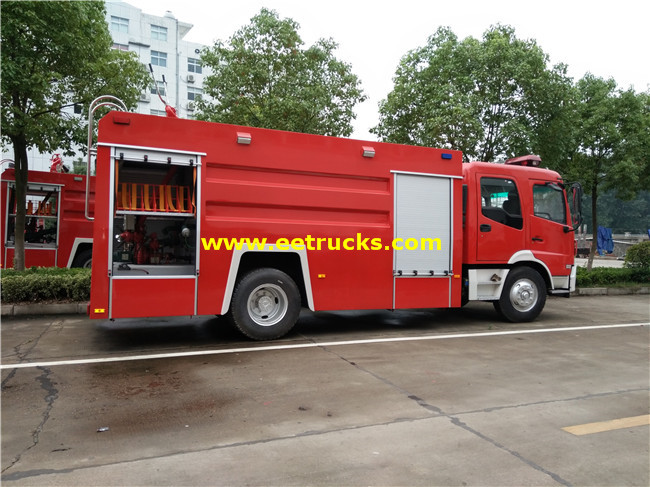 2000 Gallons Rescue Fire Fighting Trucks