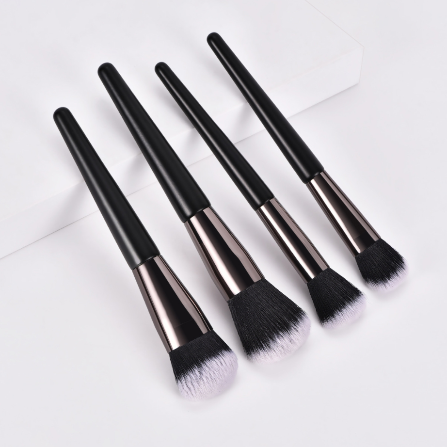 makeup brush with case