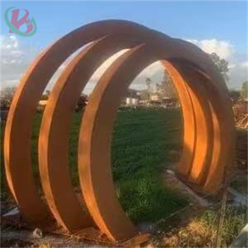 Moongate Private Garden: Sculpture Steel Corten dan Reka Bentuk Seni Pintu Logam Luaran
