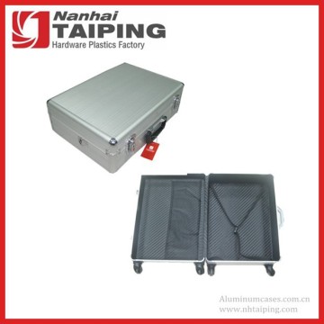 Silver Rolling Aluminum Luggage Case Storage Case