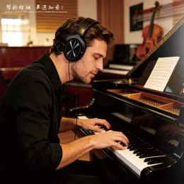 Professional Closed Back Headphones for Studio Monitoring