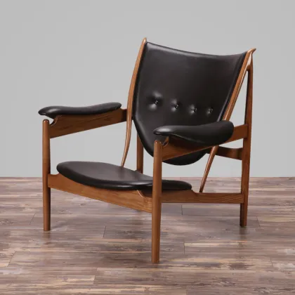 Replica Chieftains Chair Leisure Solid Wood Leather Sofa
