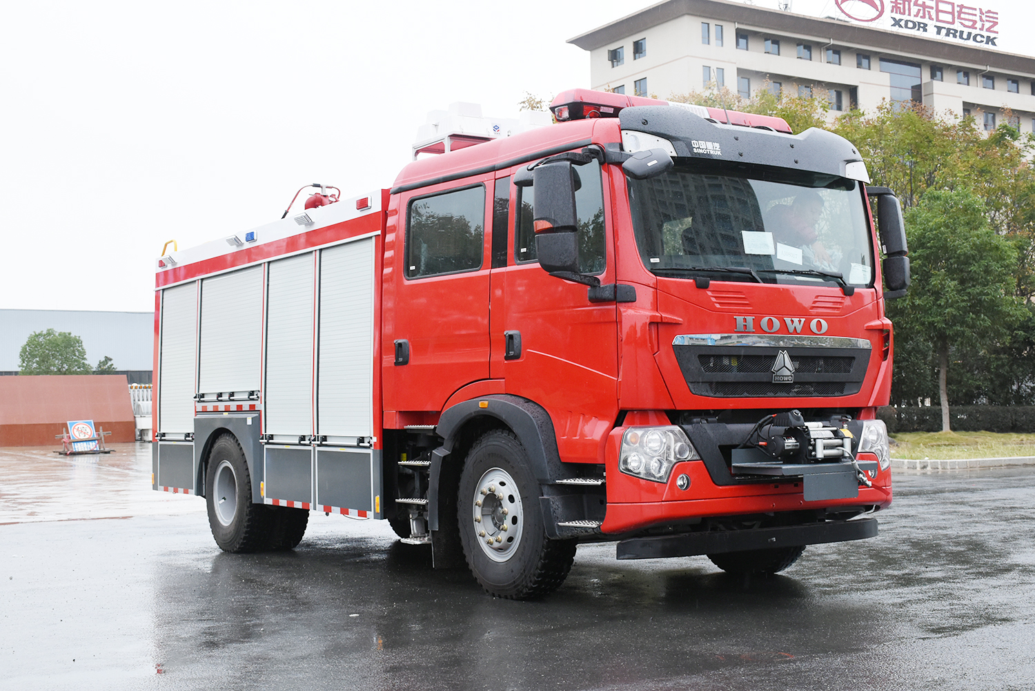 HOWO 6X4 water foam fire fighting tank truck