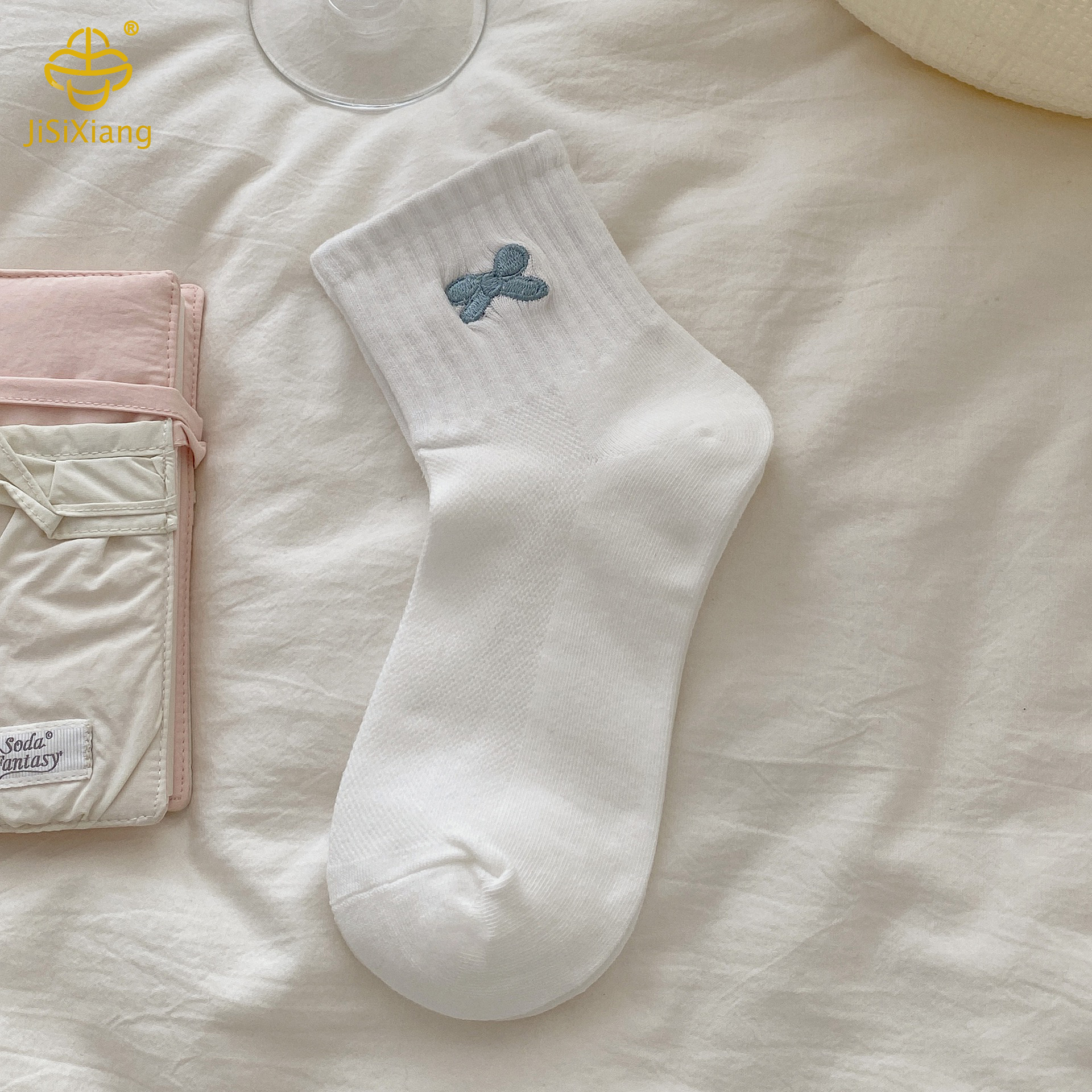 Bowknot embroidered tube socks