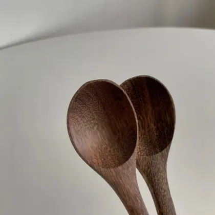 Natural Wood Spoon Set with Gradual Brown Tones