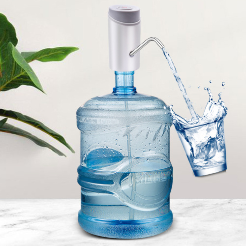 Elektrischer Trinkwasserspender in Flaschen