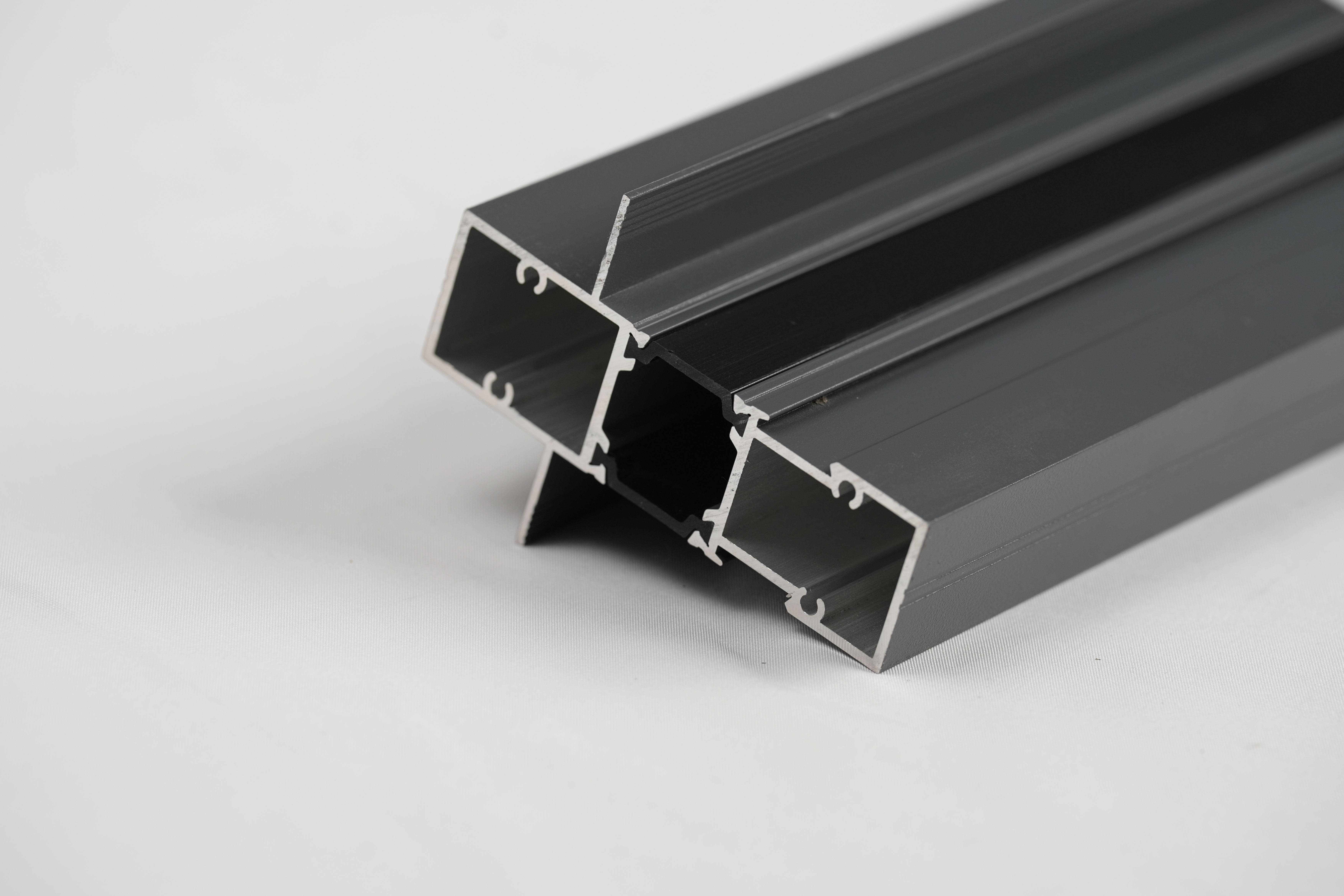 Thermal insulation profiles