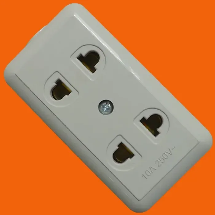 Soket Dinding 4 Tiang 2 Pin Datar AE6004