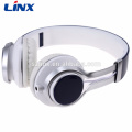 Headphone on-ear yang bergaya dengan colokan stereo 3,5mm