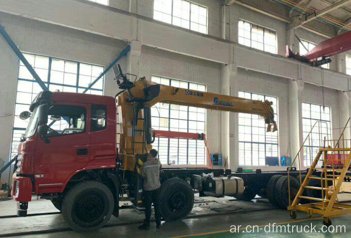 شنت Dongfeng DFL1311 8x4 16-25T شاحنة مع رافعة