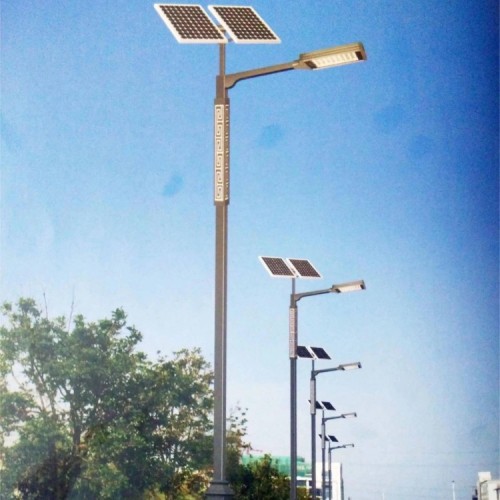 Luz de rua movida a energia solar