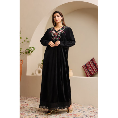 عبای مخمل دوزی مشکی گلدار