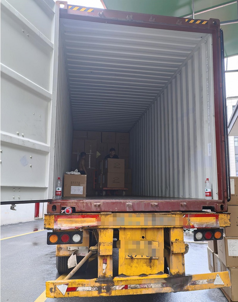 A Full Container Shipped! ACTION TOOLS Premium Window Cleaners Delivered to the Arab World
