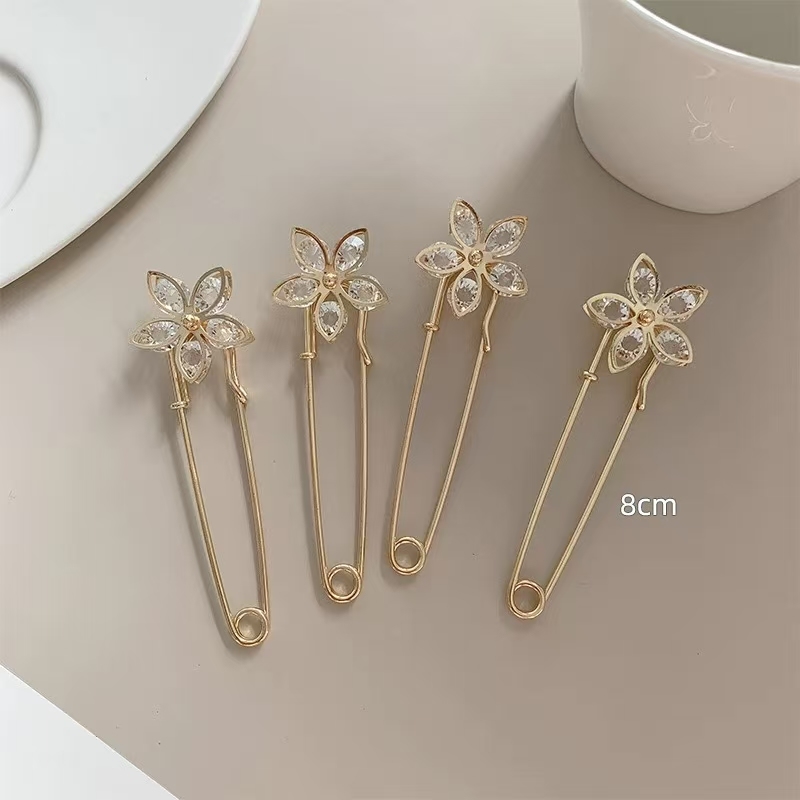 Adjustable Pearl Brooch Waist Cincher with Anti-Glare Buckle