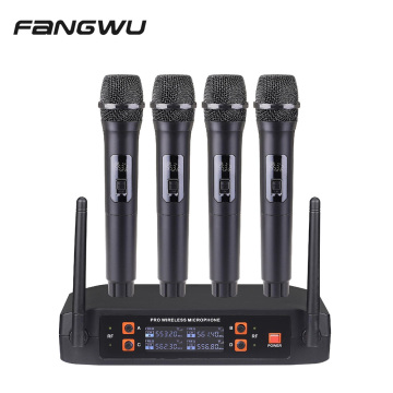 Frequência de fixação de 4 canais 50MHz Microfone portátil sem fio de plástico VHF para uso doméstico e KTV