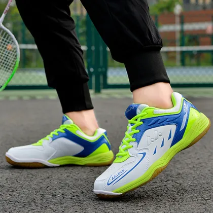Men's and Women's Fashionable Sports Shoes: Wholesale Badminton & Tennis Shoes