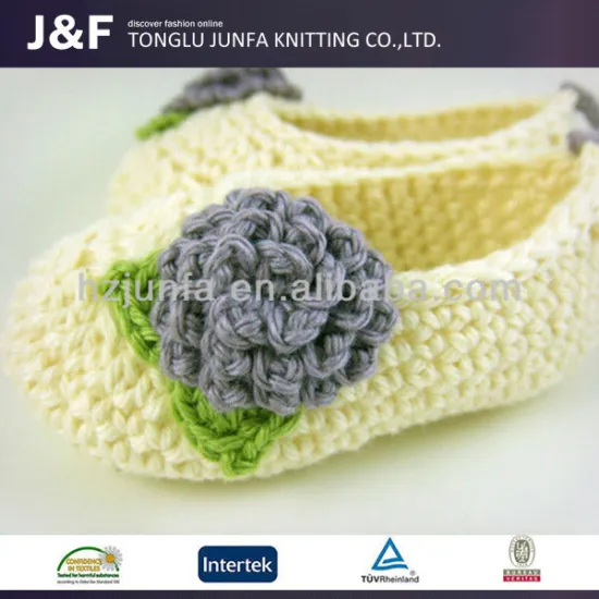 2015 new products cream-coloured embroidery baby first step shoes