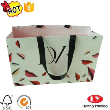 Custom printed paper gift bag with handle