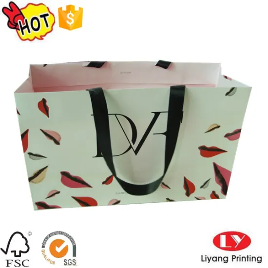 Custom printed paper gift bag with handle