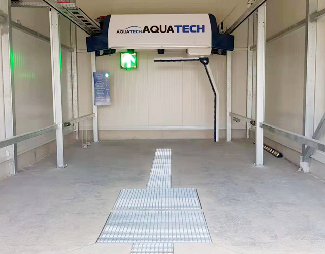 Automatic touchless robotic car wash equipment