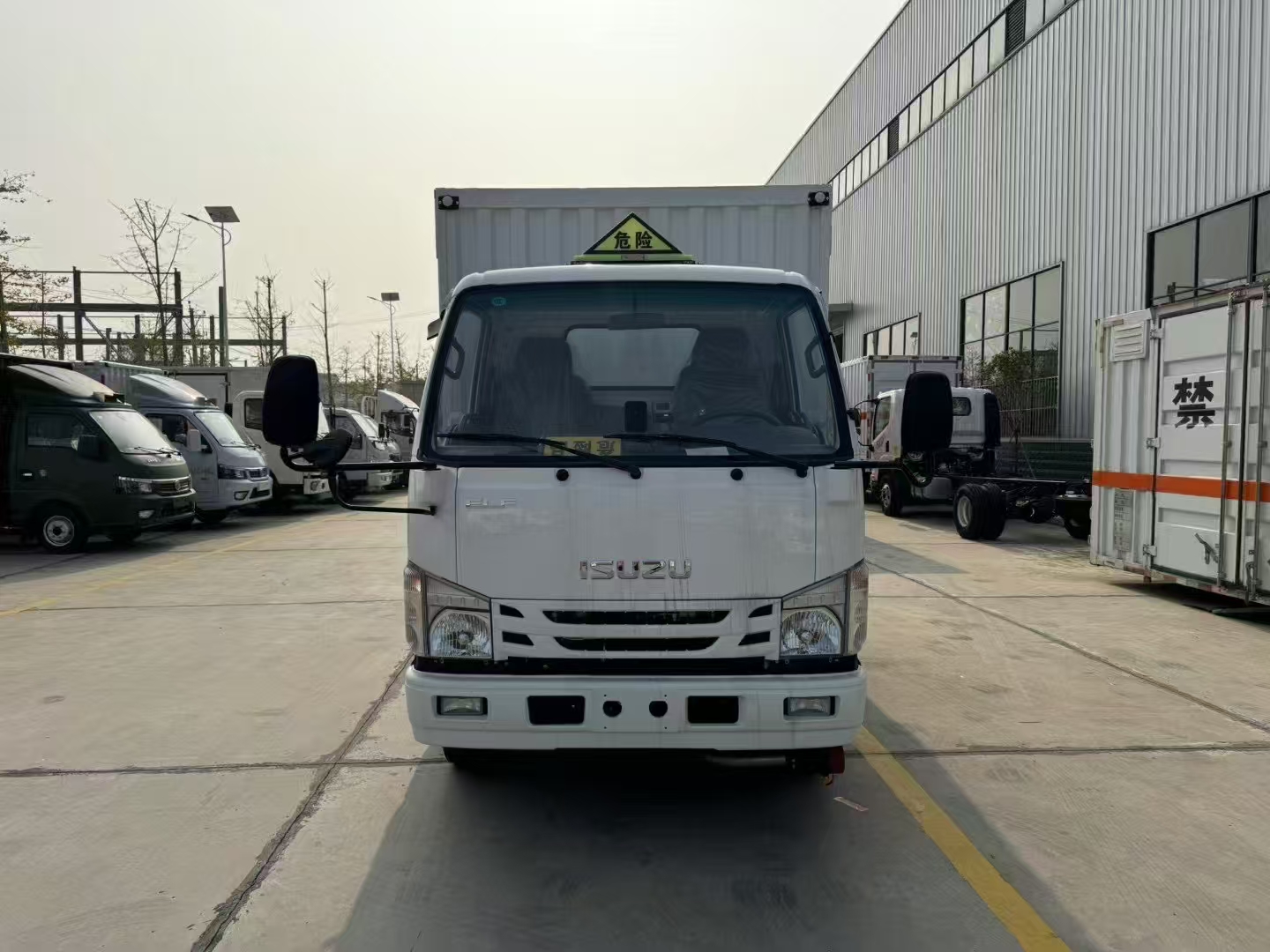 ISUZU Dangerous Goods Transport Cargo Truck