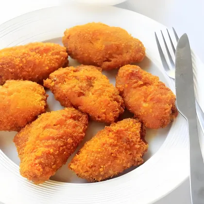 Fried chicken mid-wings wrapped in flour