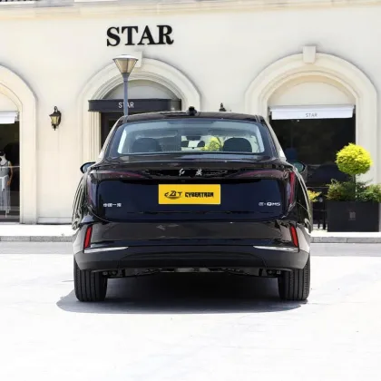 Hongqi E-QM5 2025 500KM Travel Edition