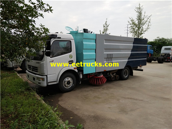 شاحنة كنس الشوارع Dongfeng 5000L