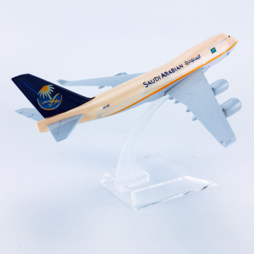 16cm 1:400 Scale Saudi Arabian Airlines Boeing 747-400 Aircraft Model - Perfect Gift