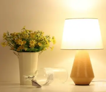 Fabric E27 Wooden Bedside Table Lamp
