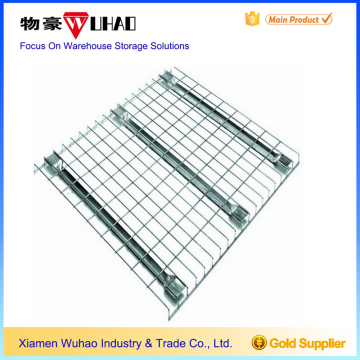 Rack wire mesh decking in warehouse