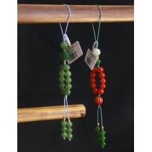 Collar con colgante de dos tonos de cinabrio de jade