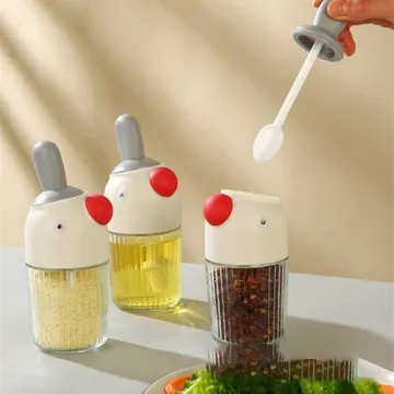 Wholesale Hot Selling Kitchen Accessories: Good Grips Plastic Lid Handle Salt and Pepper Shakers