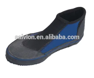 Neoprene Rubber Short Boots with Anti Slip Rubber Soles