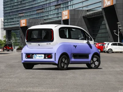 China Wuling Baojun KiWi 305km Range Pure Electric Car