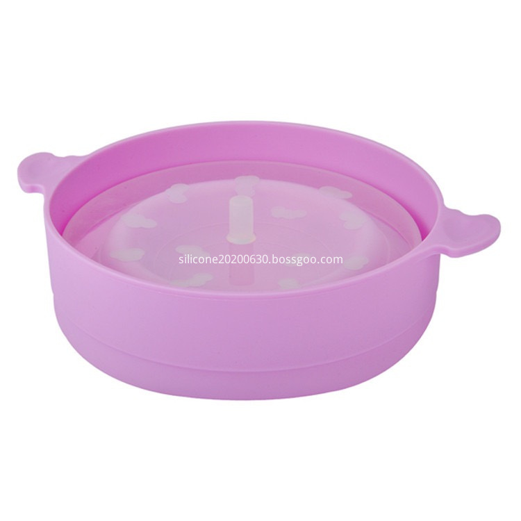 Silicone popcorn bowl with handle