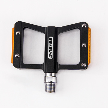 Cr-Mo Spindle High quality flat pedal with reflectors