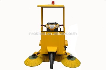 three wheel floor cleaning machine