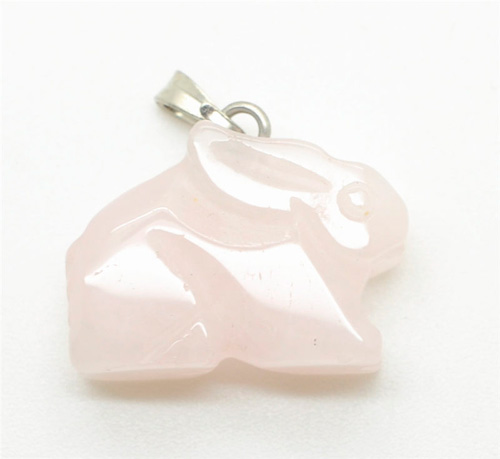 Pendentif en forme de lapin en quartz rose