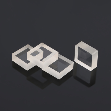 เลนส์ลิเธียมฟลูออไรด์ดีไซน์ทรงสี่เหลี่ยมสำหรับวงการแพทย์